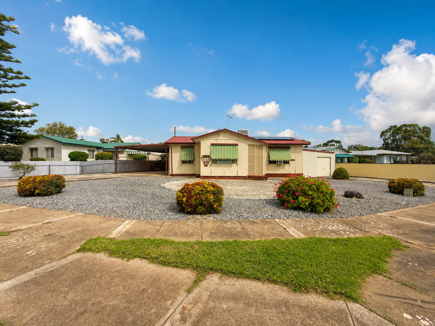 12 Barton Road living