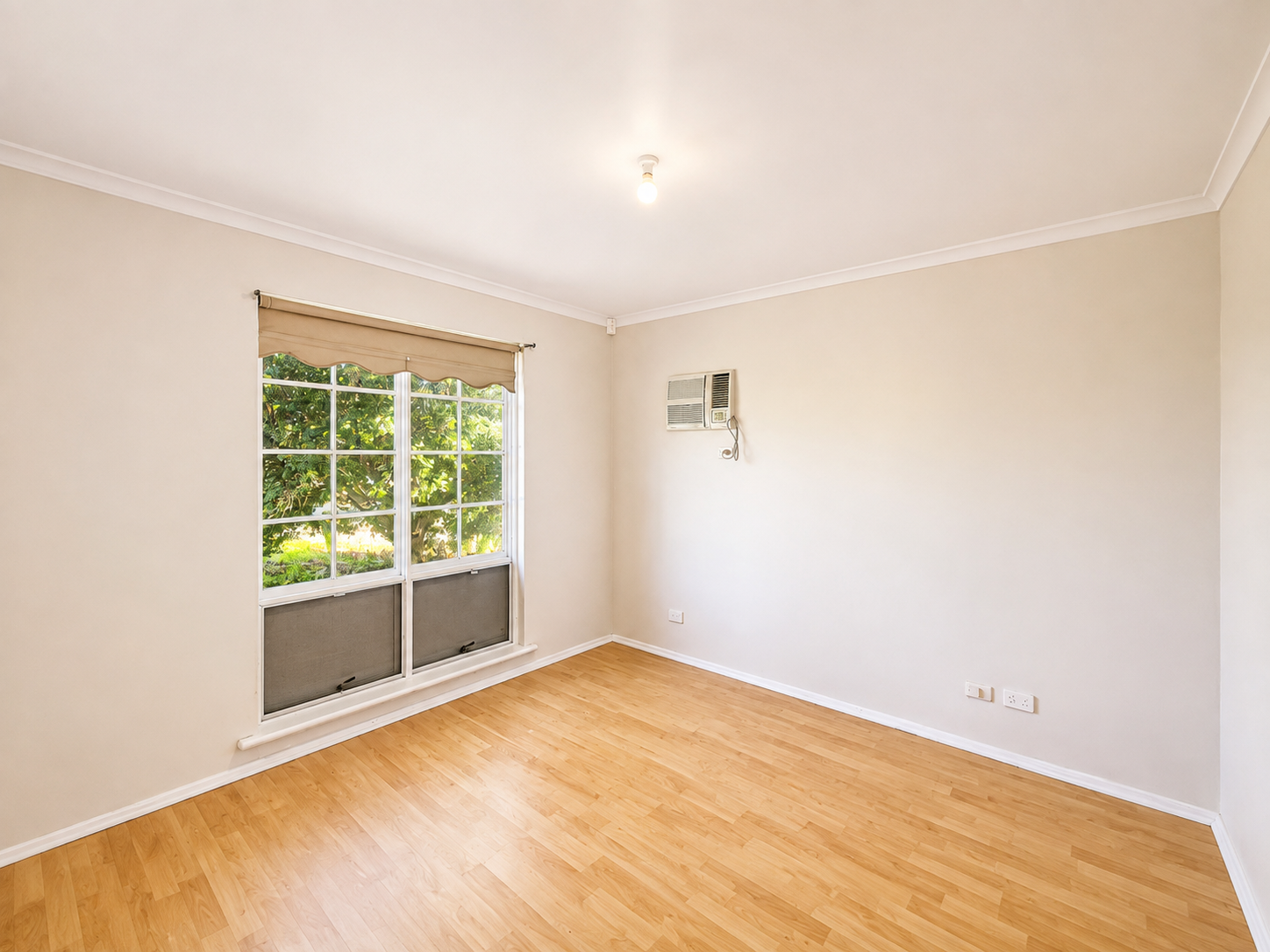6 Dawn Close bedroom